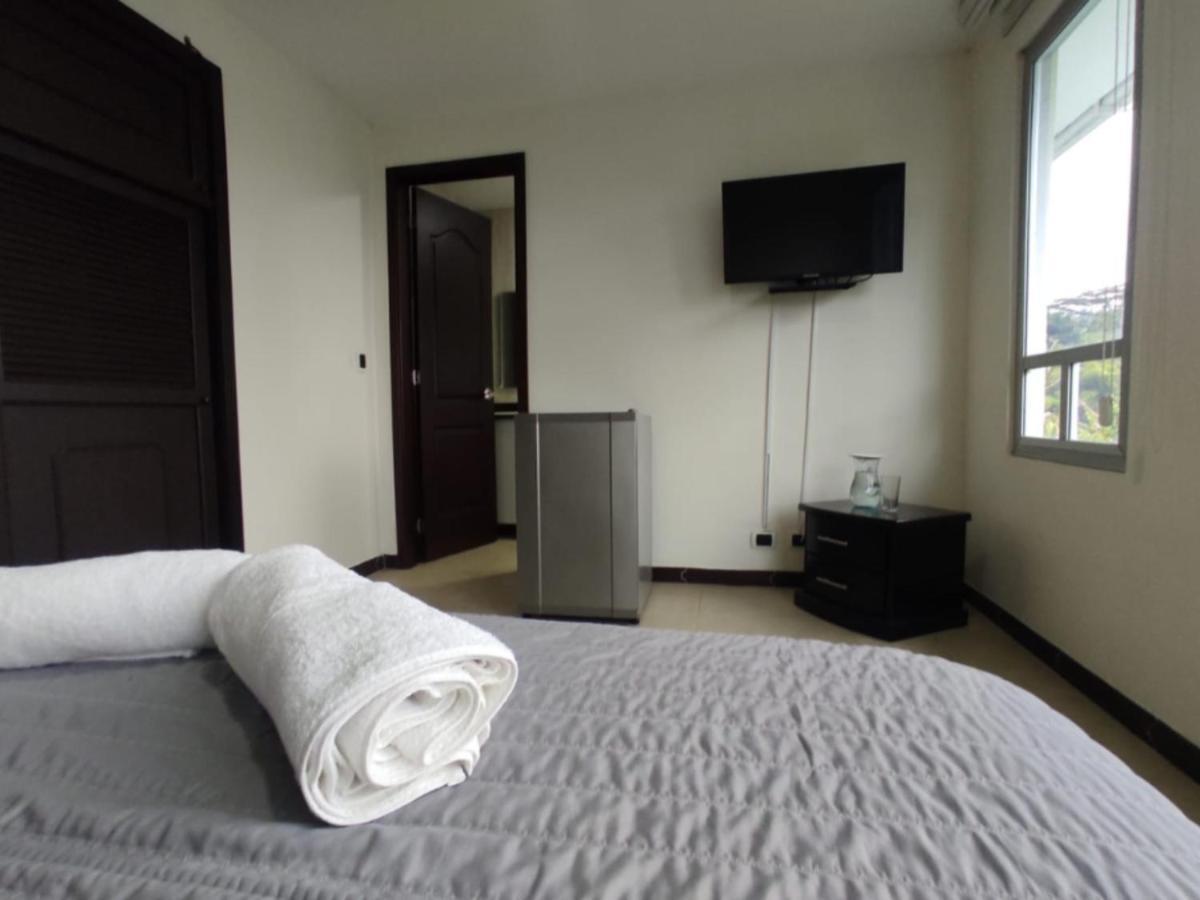 Habitacion Privada En Finca Turistica Hualcala La Mesa  Εξωτερικό φωτογραφία